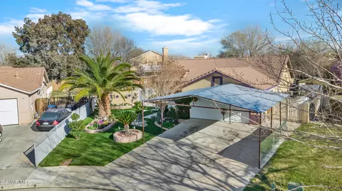 3320 Kipper Ct, Lancaster, CA 93535 photo 2