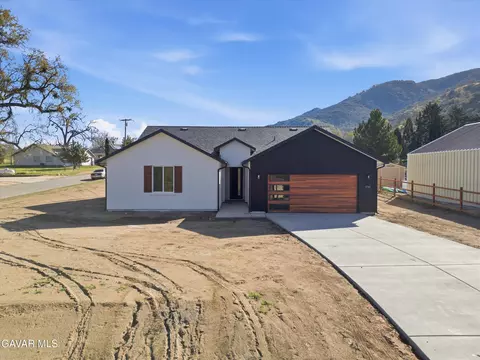 17750 Arlington Pl, Tehachapi, CA 93561