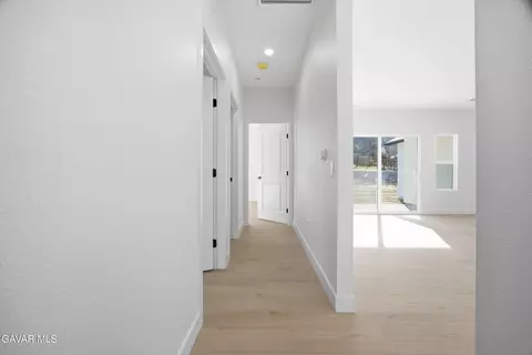 Entry Way - 17750 Arlington Pl, Tehachapi, CA 93561 photo 3 of 3