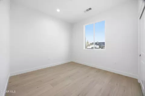 Bedroom - 17750 Arlington Pl, Tehachapi, CA 93561 photo 6 of 9