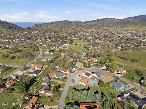 View/Area - 17750 Arlington Pl, Tehachapi, CA 93561 photo 4 of 8