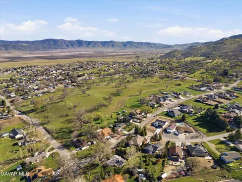 View/Area - 17750 Arlington Pl, Tehachapi, CA 93561 photo 3 of 8