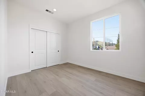 Bedroom - 17750 Arlington Pl, Tehachapi, CA 93561 photo 8 of 9
