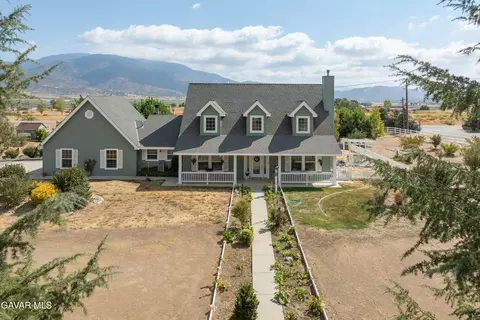 27450 Harness Dr, Tehachapi, CA 93561