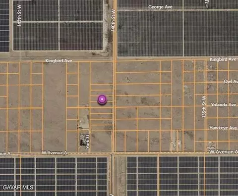 140 Th St W, Rosamond, CA 93560