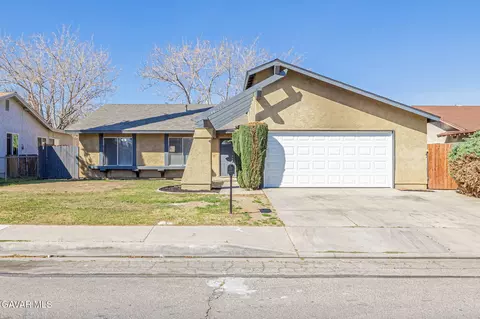 44125 Rodin Ave, Lancaster, CA 93535