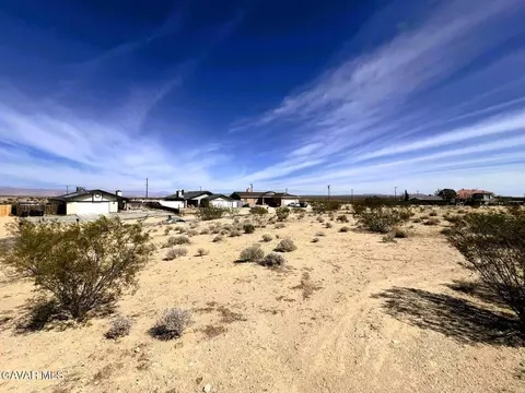 10582 Garibaldi Dr N, California City, CA 93505