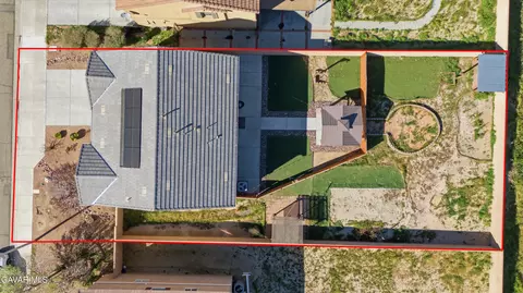 44640 Driftwood St, Lancaster, CA 93535 photo 2