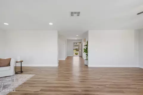 44640 Driftwood St, Lancaster, CA 93535 photo 6