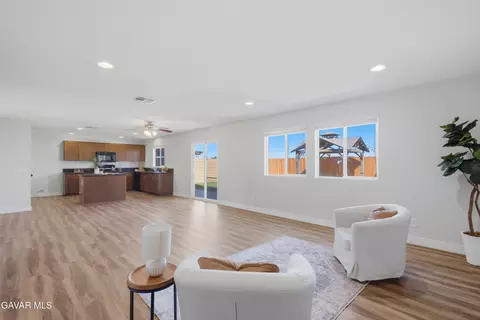 44640 Driftwood St, Lancaster, CA 93535 photo 10