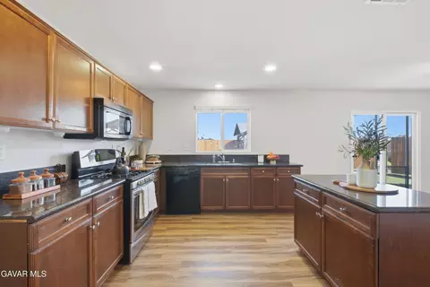 44640 Driftwood St, Lancaster, CA 93535 photo 12