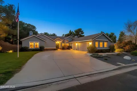 41143 Mission Dr, Palmdale, CA 93551
