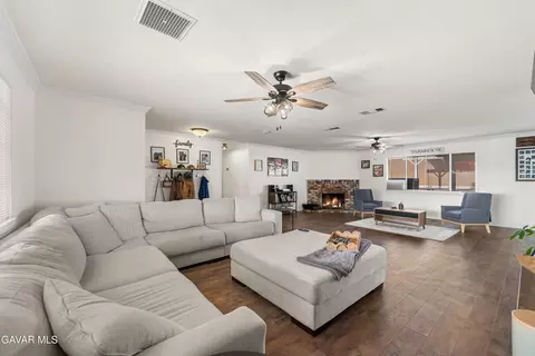 Living - 39443 E 162nd St, Palmdale, CA 93591 photo 5 of 5