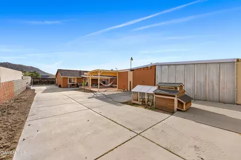 Exterior - 39443 E 162nd St, Palmdale, CA 93591 photo 5 of 6