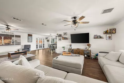 Living - 39443 E 162nd St, Palmdale, CA 93591 photo 2 of 5