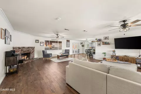 Living - 39443 E 162nd St, Palmdale, CA 93591 photo 1 of 5