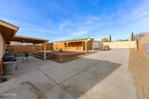 Exterior - 39443 E 162nd St, Palmdale, CA 93591 photo 2 of 6