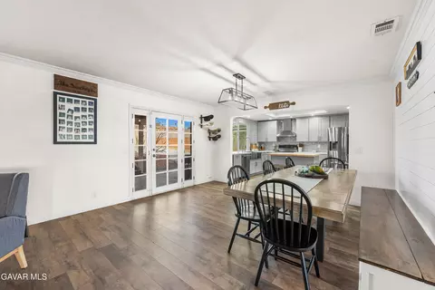 Dining - 39443 E 162nd St, Palmdale, CA 93591 photo 2 of 4