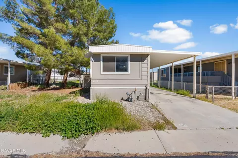 2013 Windharp Dr #28, Rosamond, CA 93560