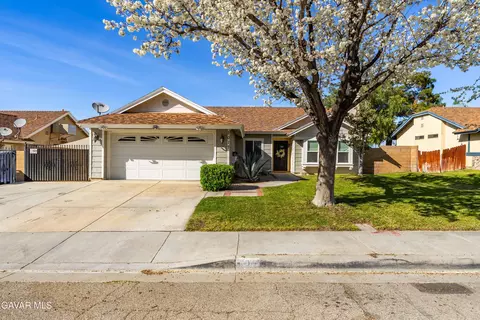 2017 Avenue K10 W, Lancaster, CA 93536 photo 2