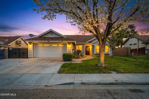 2017 Avenue K10 W, Lancaster, CA 93536