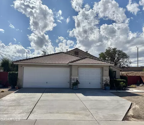 2830 Chuckwagon Rd, Palmdale, CA 93550