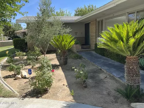 Exterior - 44705 Lowtree Ave, Lancaster, CA 93534 photo 2 of 4
