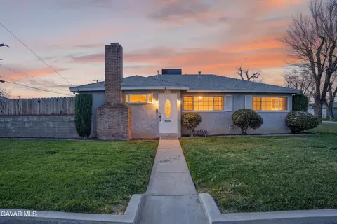 538 Avenue J4 W, Lancaster, CA 93534