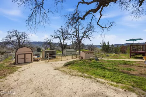 29210 Greenwater Dr, Tehachapi, CA 93561 photo 32