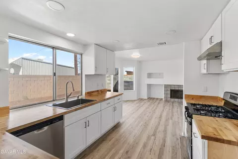 Kitchen - 45221 Calico St, Lancaster, CA 93535 photo 2 of 4
