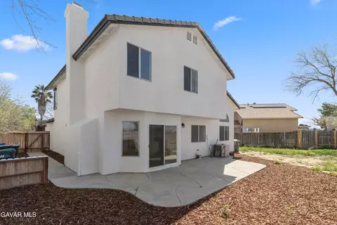 Exterior - 45221 Calico St, Lancaster, CA 93535 photo 4 of 6