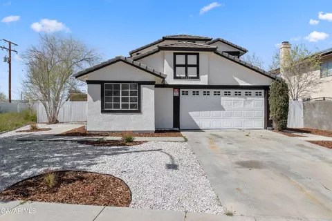 Exterior - 45221 Calico St, Lancaster, CA 93535 photo 2 of 6