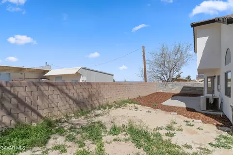 Exterior - 45221 Calico St, Lancaster, CA 93535 photo 6 of 6