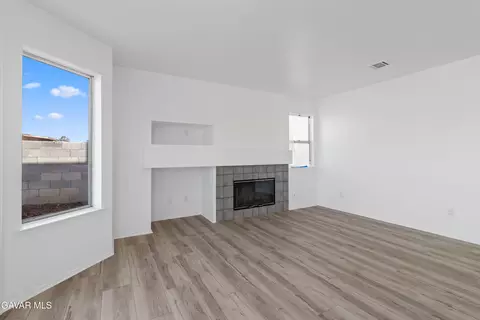 Living - 45221 Calico St, Lancaster, CA 93535 photo 2 of 6