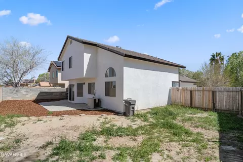 Exterior - 45221 Calico St, Lancaster, CA 93535 photo 5 of 6