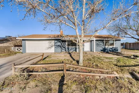 Exterior - 40974 156th St, Lancaster, CA 93535 photo 3 of 12