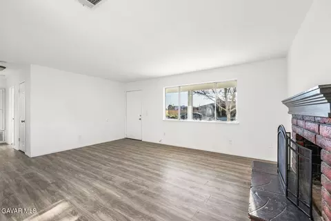 Living - 40974 156th St, Lancaster, CA 93535 photo 5 of 8
