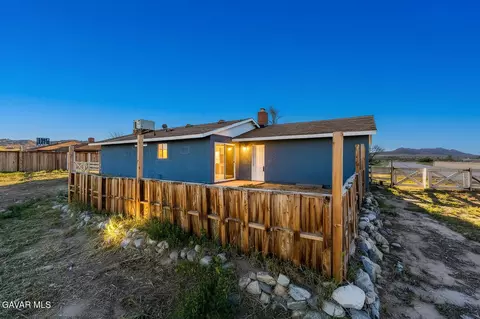 Exterior - 40974 156th St, Lancaster, CA 93535 photo 9 of 12
