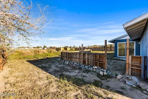 Exterior - 40974 156th St, Lancaster, CA 93535 photo 8 of 12