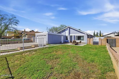 Exterior - 44727 Benald St, Lancaster, CA 93535 photo 2 of 8