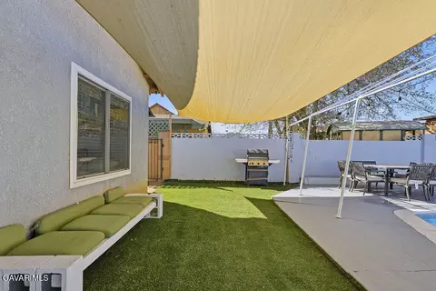 Exterior - 44727 Benald St, Lancaster, CA 93535 photo 6 of 8