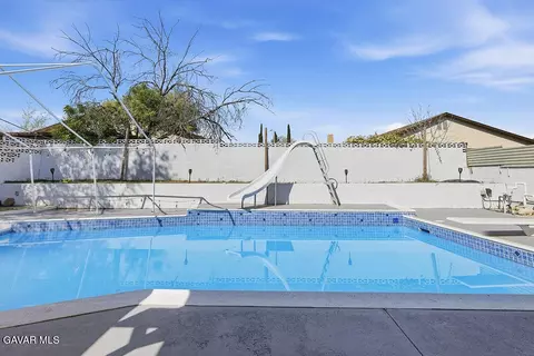 Exterior - 44727 Benald St, Lancaster, CA 93535 photo 4 of 8