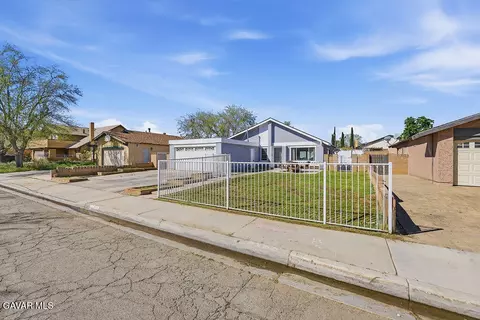 Exterior - 44727 Benald St, Lancaster, CA 93535 photo 8 of 8