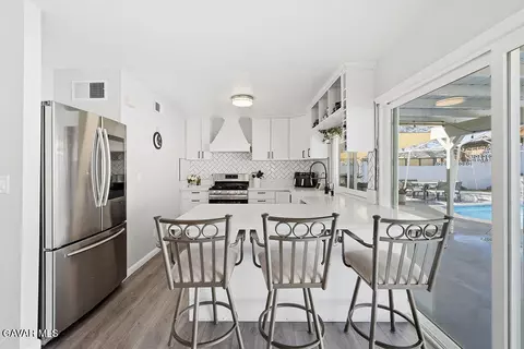 Kitchen - 44727 Benald St, Lancaster, CA 93535 photo 2 of 4
