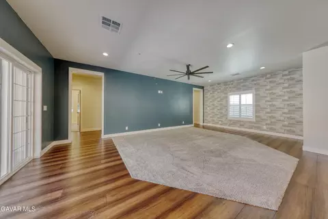 25904 Bear Valley Rd, Tehachapi, CA 93561 photo 12