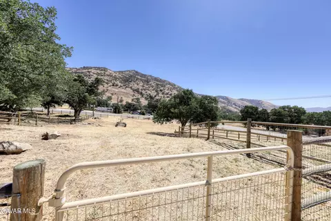 25904 Bear Valley Rd, Tehachapi, CA 93561 photo 54