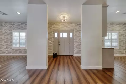 25904 Bear Valley Rd, Tehachapi, CA 93561 photo 9