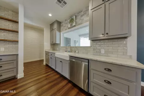 25904 Bear Valley Rd, Tehachapi, CA 93561 photo 17