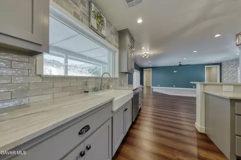 25904 Bear Valley Rd, Tehachapi, CA 93561 photo 16