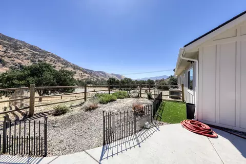 25904 Bear Valley Rd, Tehachapi, CA 93561 photo 53
